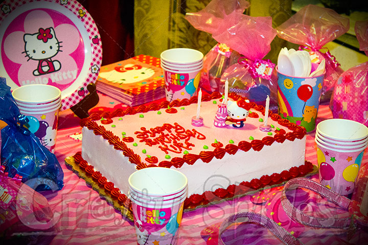 Hello Kitty Cake Table