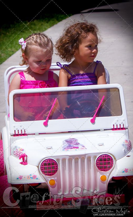 Kira and Marija in the car